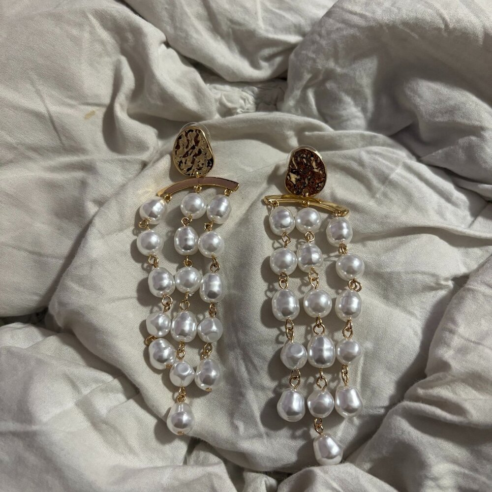 Anthropologie Golden Goddess Pearl Waterfall Earrings